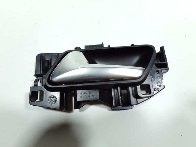 Poignee interieure porte avant gauche