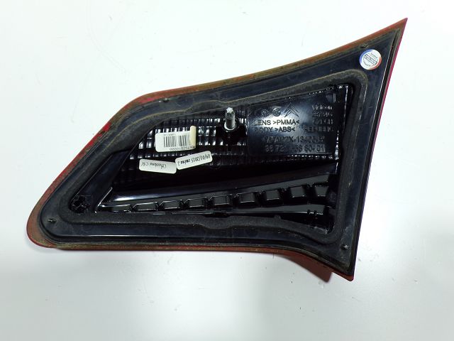 Feu arrière intérieur gauche