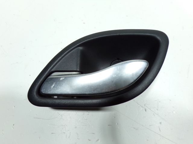 Poignée intérieure porte arrière gauche