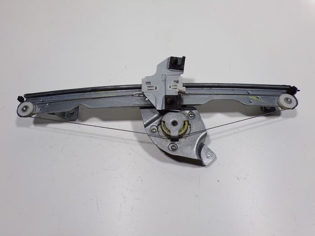 Lève-vitre électrique avant gauche