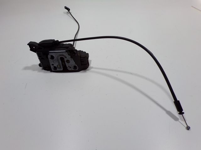 Serrure de porte arrière gauche