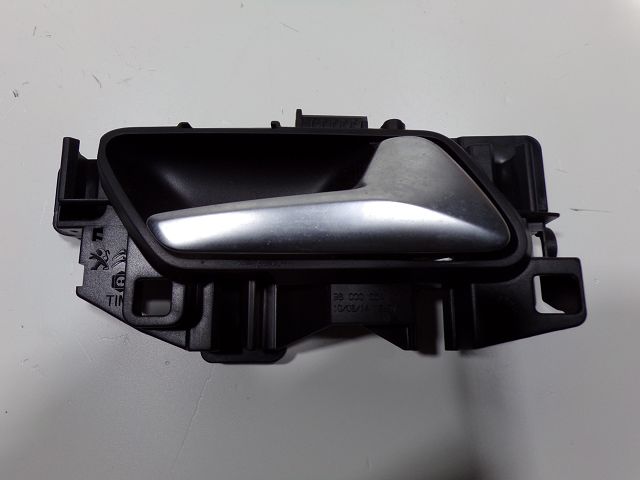 Poignée intérieure porte arrière droite