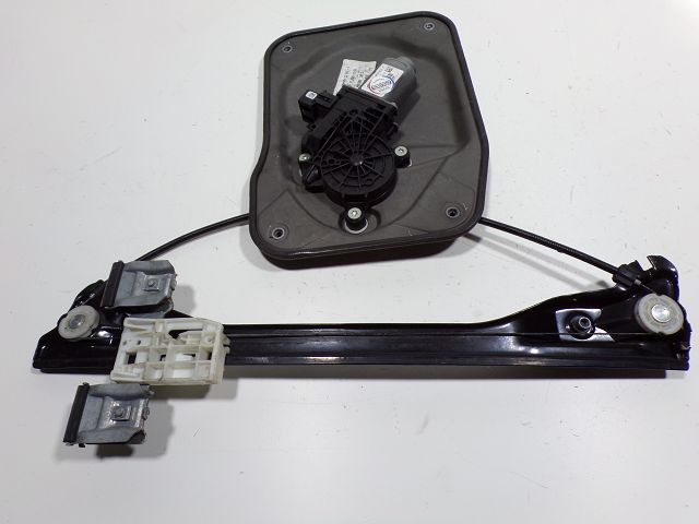 Lève-vitre électrique avant droit