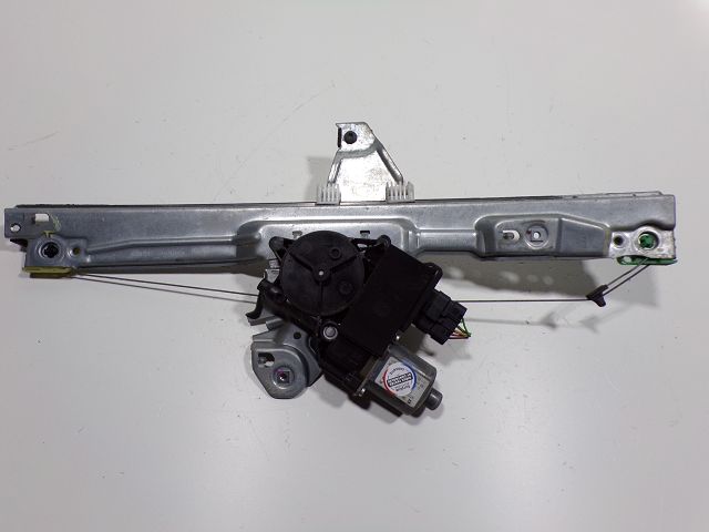 Lève-vitre électrique avant droit