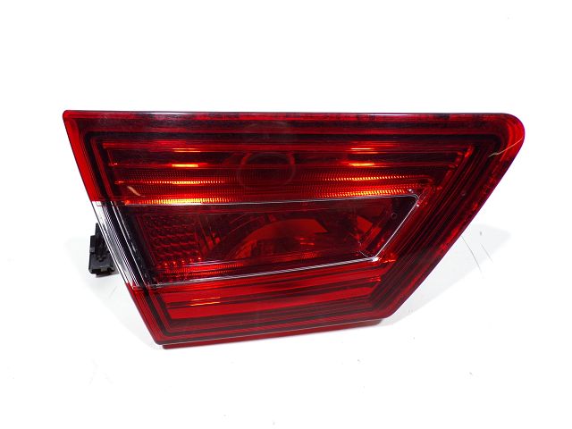 Feu arrière intérieur gauche