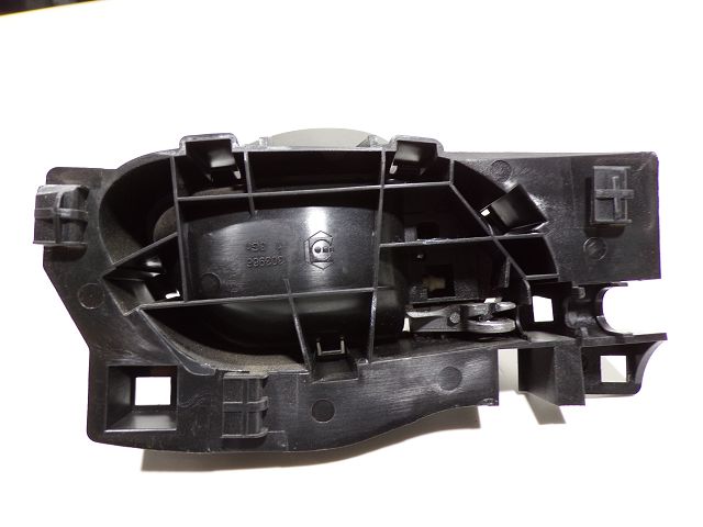 Poignée intérieure porte arrière gauche