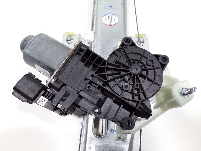 Lève-vitre électrique avant gauche