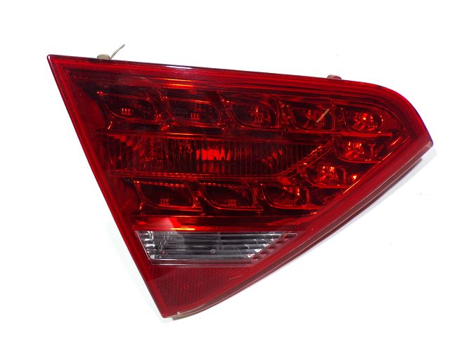 Feu arrière intérieur gauche