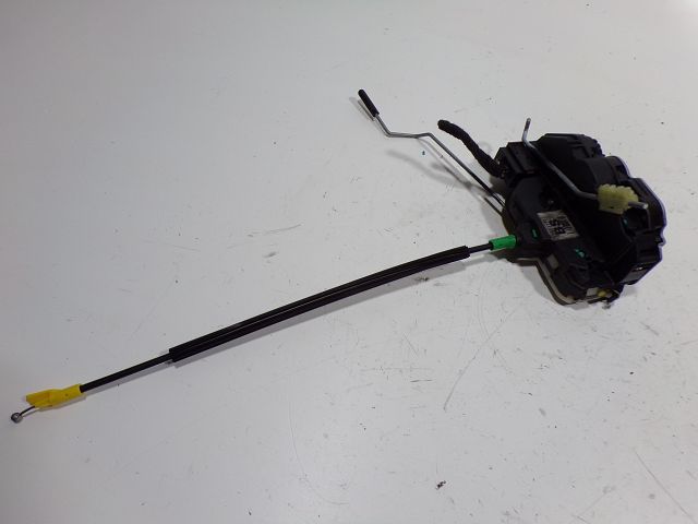 Serrure de porte arrière gauche