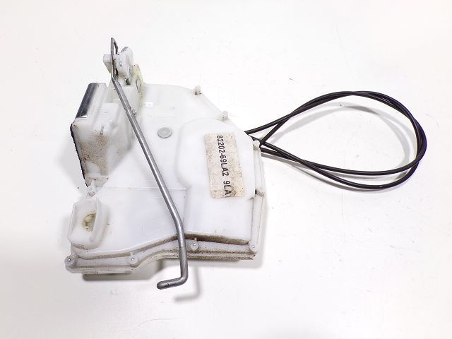 Serrure de porte avant gauche