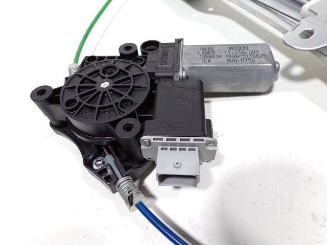 Lève-vitre électrique avant gauche