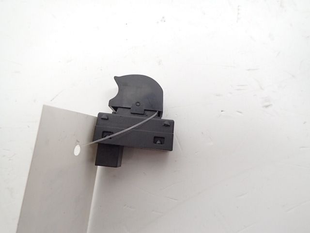 Commande lève-vitre avant droit