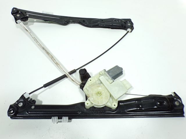 Lève-vitre électrique avant droit
