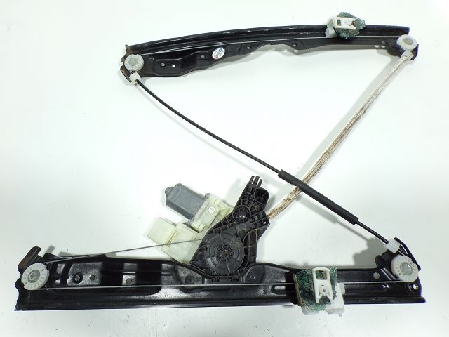 Lève-vitre électrique avant droit