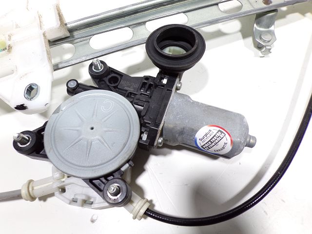 Lève-vitre électrique avant droit