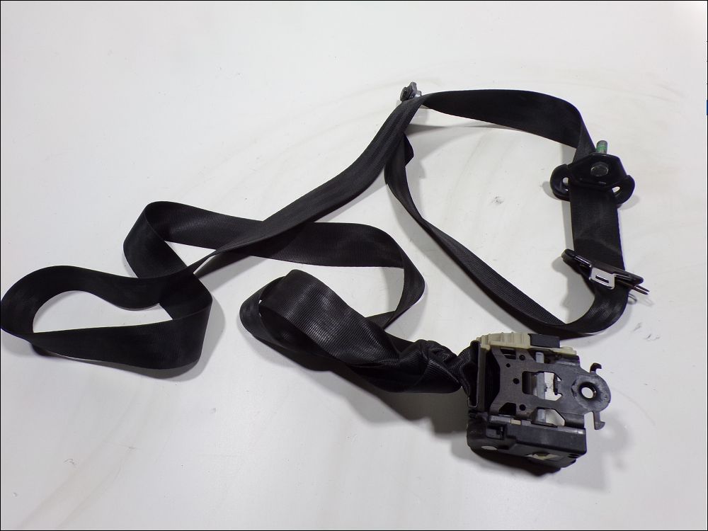 Ceinture avant droite
