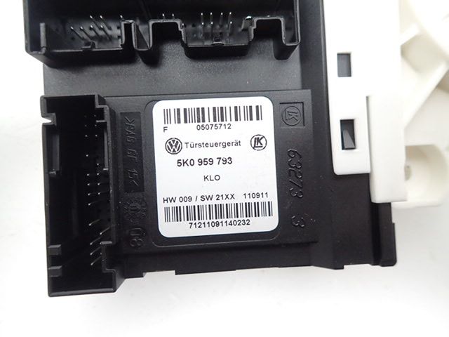 Lève-vitre électrique avant gauche