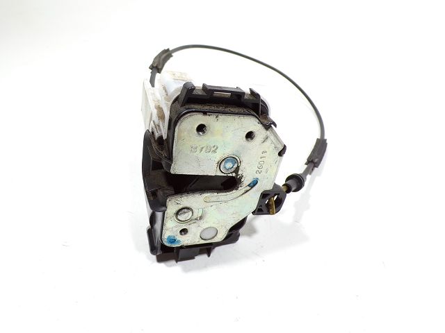 Serrure de porte avant droite