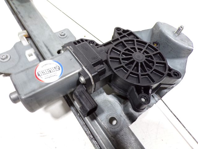 Lève-vitre électrique avant gauche