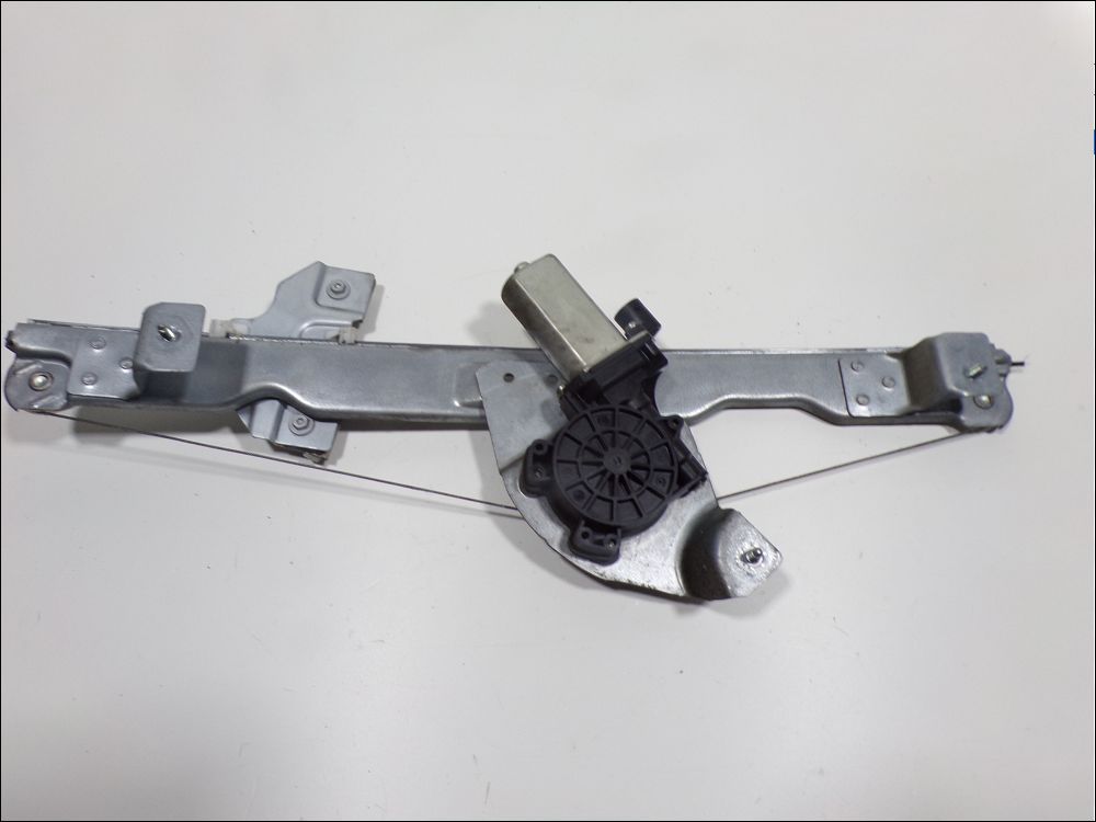 Lève-vitre électrique avant droit