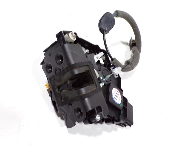 Serrure de porte arrière gauche