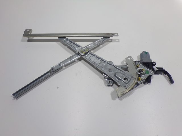 Lève-vitre électrique avant droit