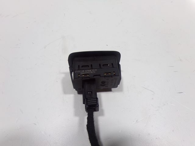 Commande lève-vitre arrière droit