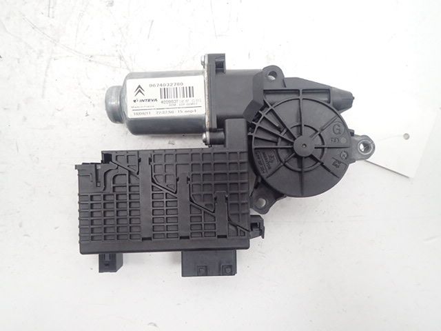 Lève-vitre électrique avant gauche