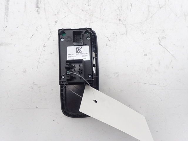 Commande lève-vitre avant gauche