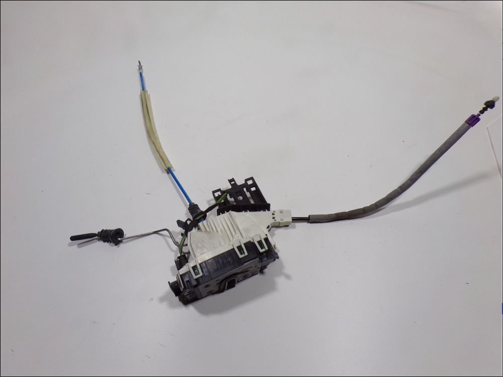 Serrure de porte arrière droite