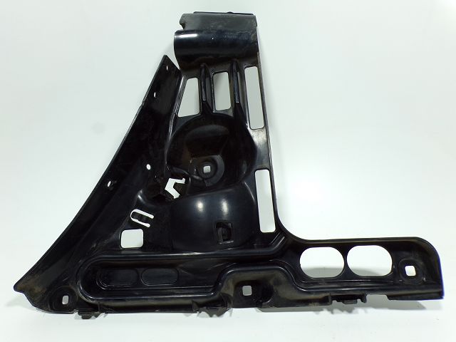 Support droit de pare-choc arrière