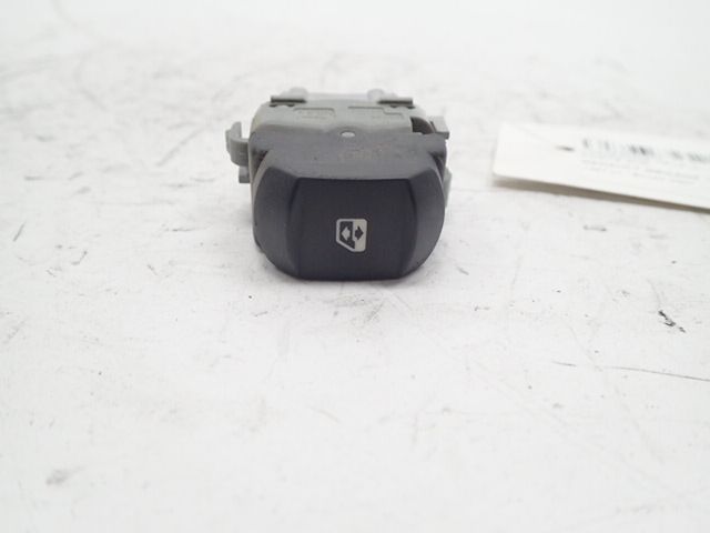 Commande lève-vitre avant droit