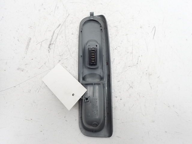 Commande lève-vitre avant droit