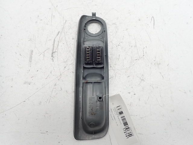 Commande lève-vitre avant gauche