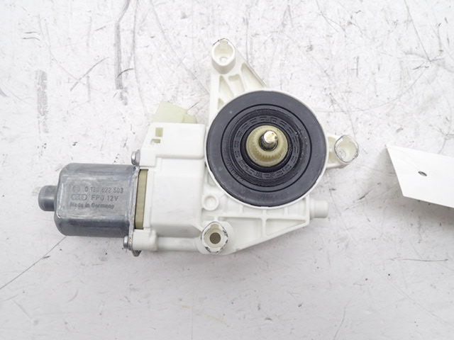 Lève-vitre électrique avant gauche