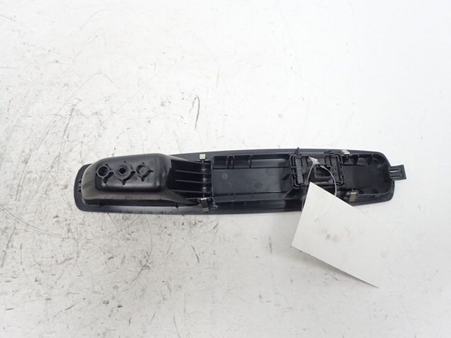 Commande lève-vitre avant droit