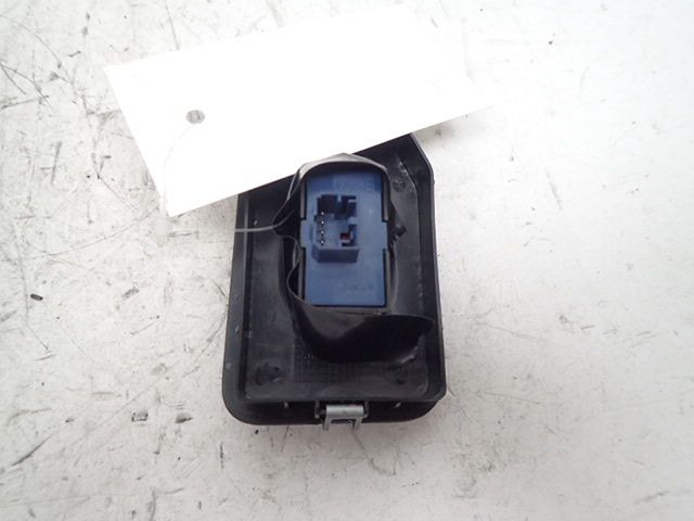 Commande lève-vitre avant droit