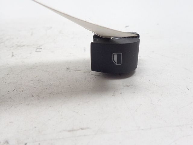 Commande lève-vitre avant droit