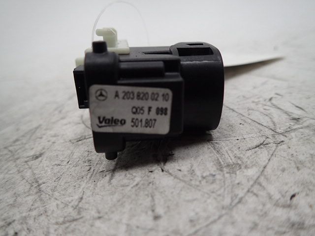 Commande lève-vitre avant droit