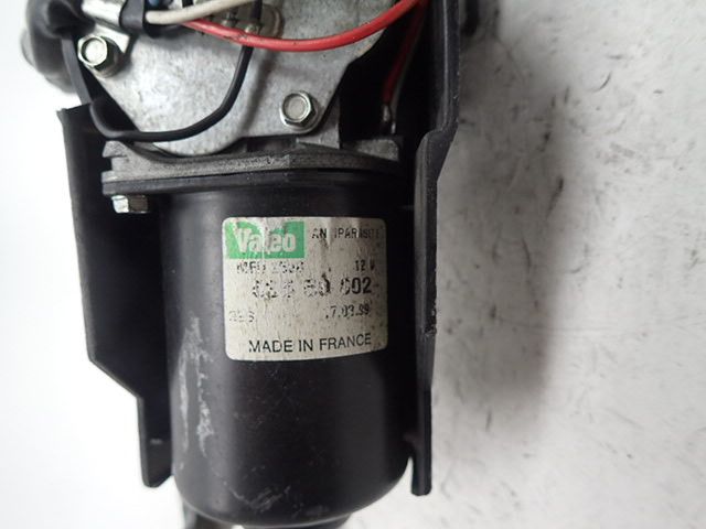 Mécanisme + moteur d'essuie glace avant