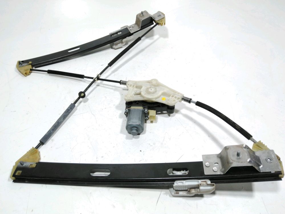 Lève-vitre électrique avant droit