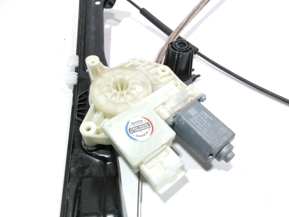 Lève-vitre électrique avant droit