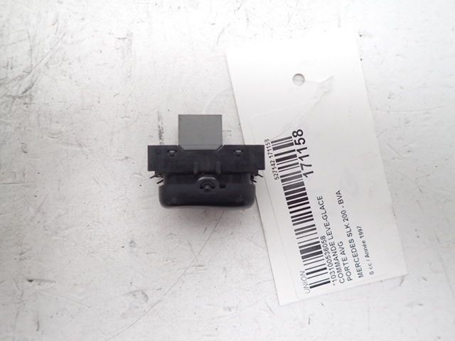 Commande lève-vitre avant gauche