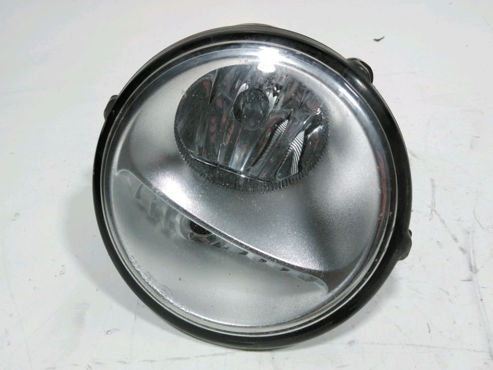 Feu diurne avant droit