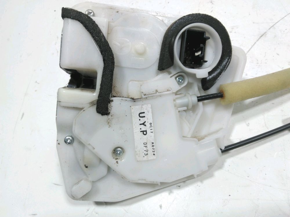 Serrure de porte avant gauche