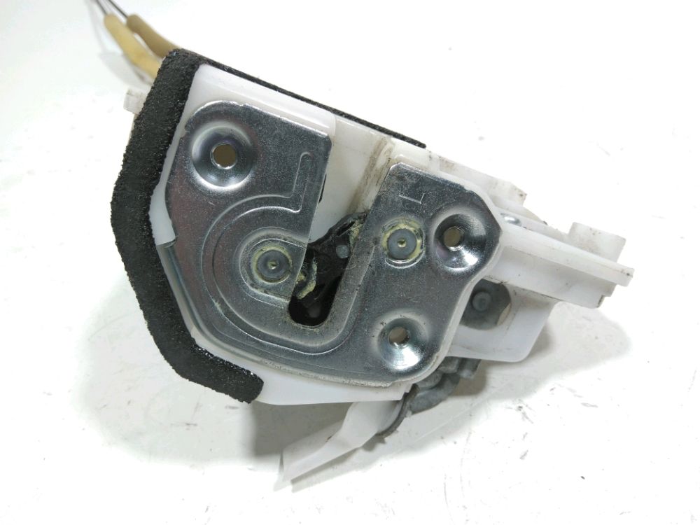 Serrure de porte avant gauche