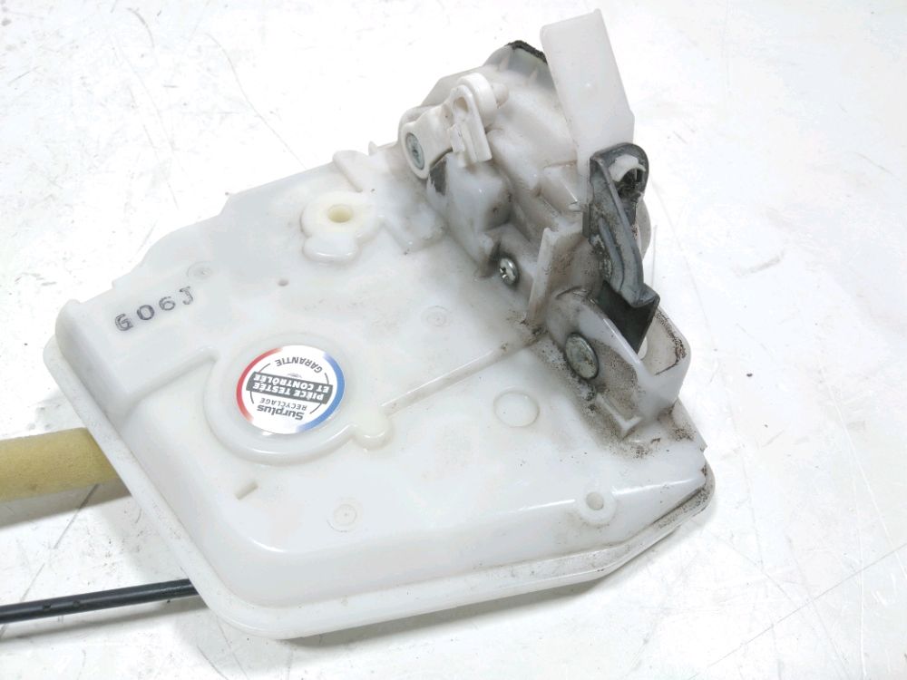 Serrure de porte avant gauche