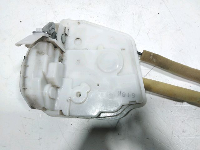 Serrure de porte arrière gauche