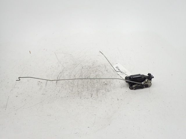 Serrure de porte avant droite