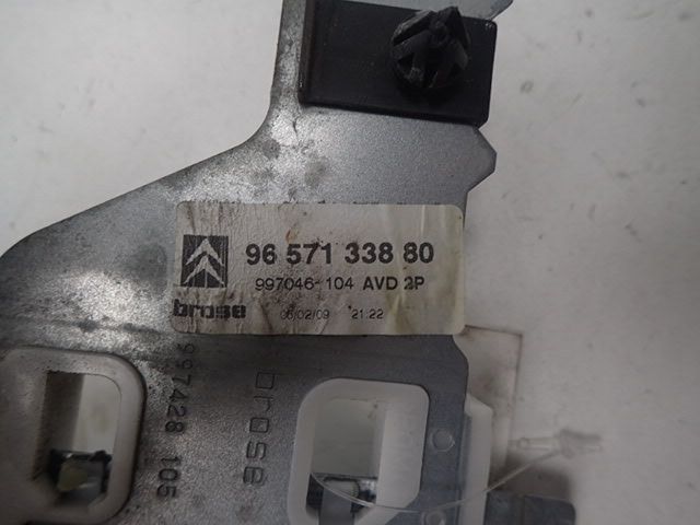 Lève-vitre électrique avant droit